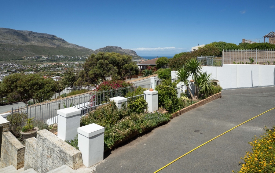 7 Bedroom Property for Sale in Fish Hoek Western Cape